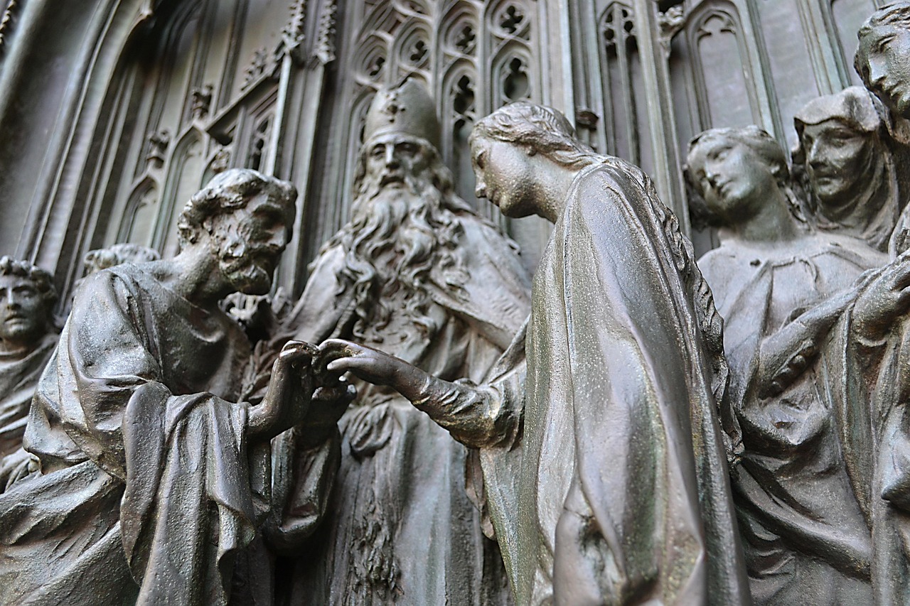 Milan, relief, the cathedral — Checks That Could Provide Relief During Economic Uncertainty